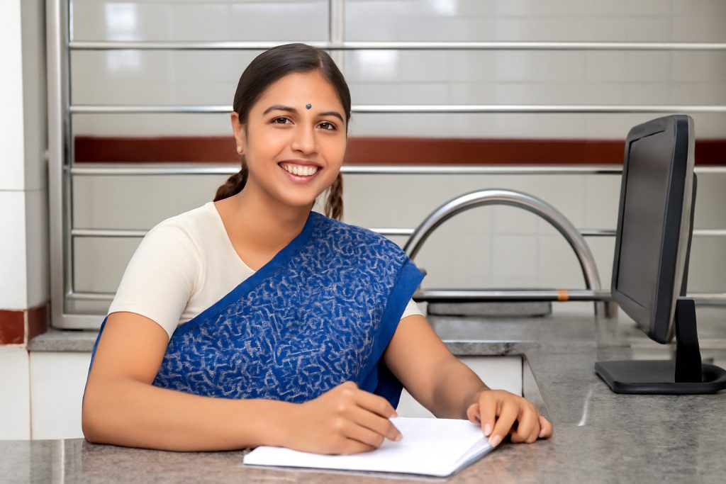 Railway Jobs for Female candidate working as a clerk in Indian Railways office,Railway Jobs for Female